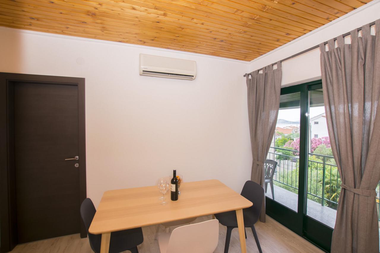 Apartments Branko Vodice Buitenkant foto