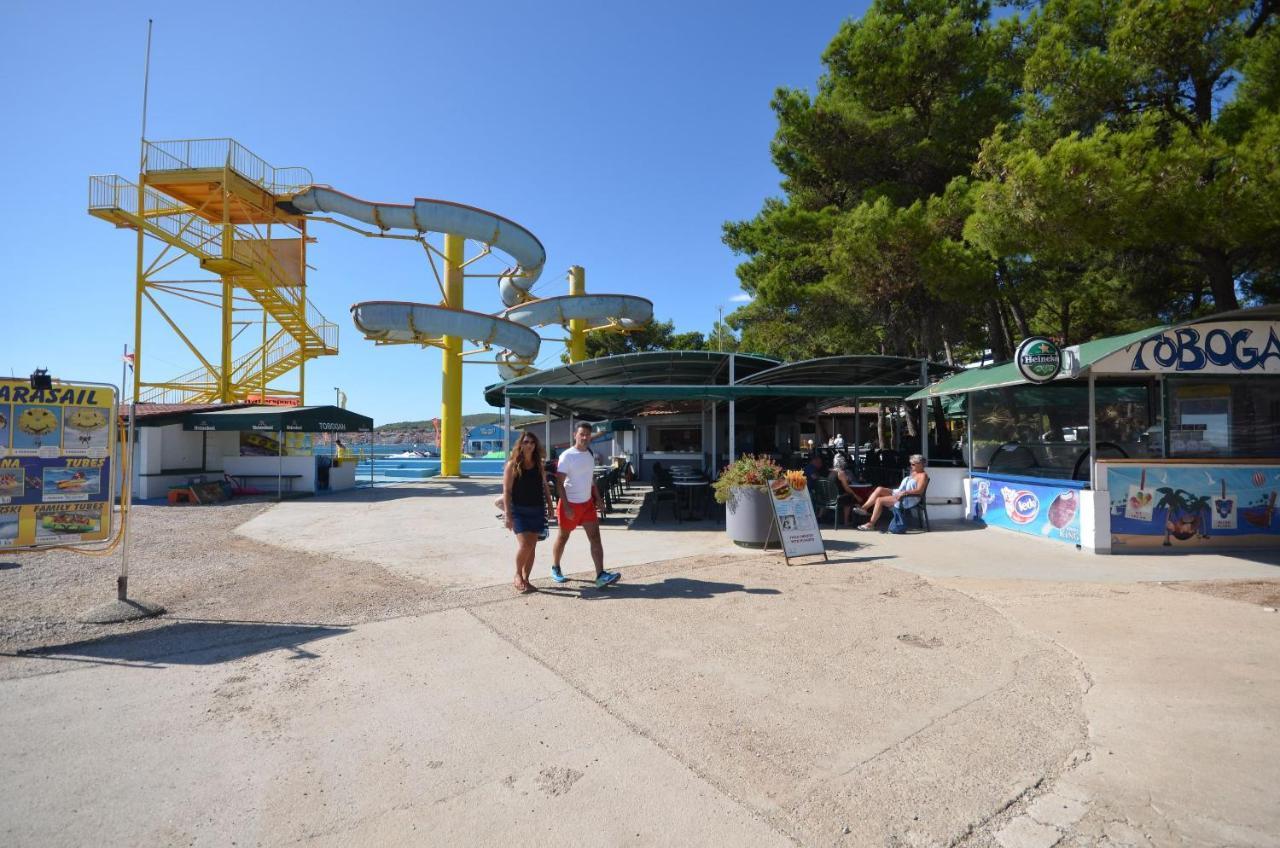 Apartments Branko Vodice Buitenkant foto